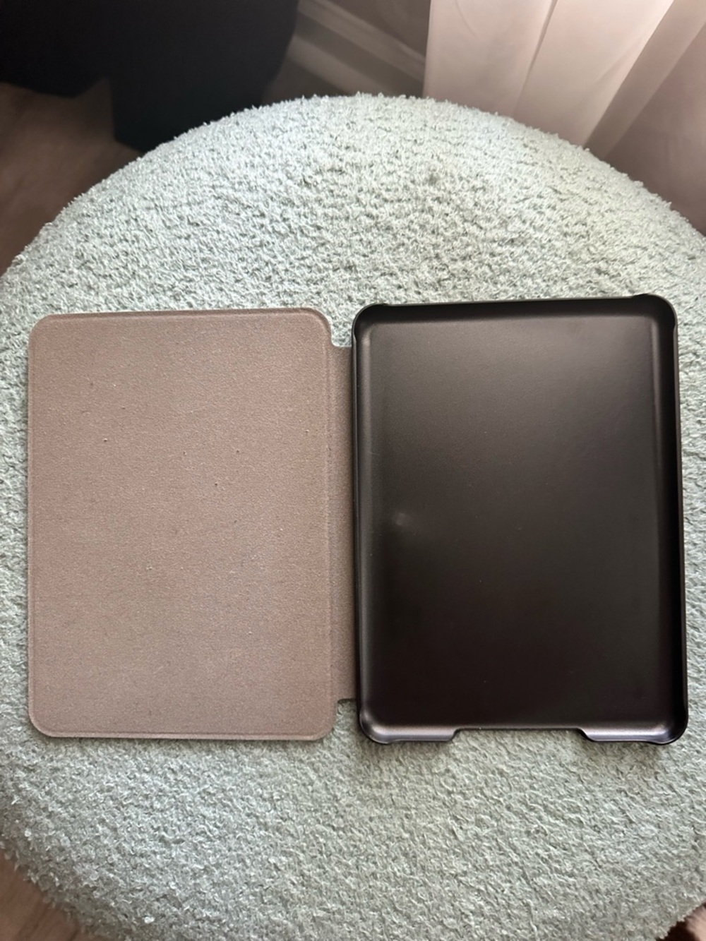 Kindle 7” case Bow Pattern Metallic Tablet Case - Pink Champagne - Picture 4 of 4